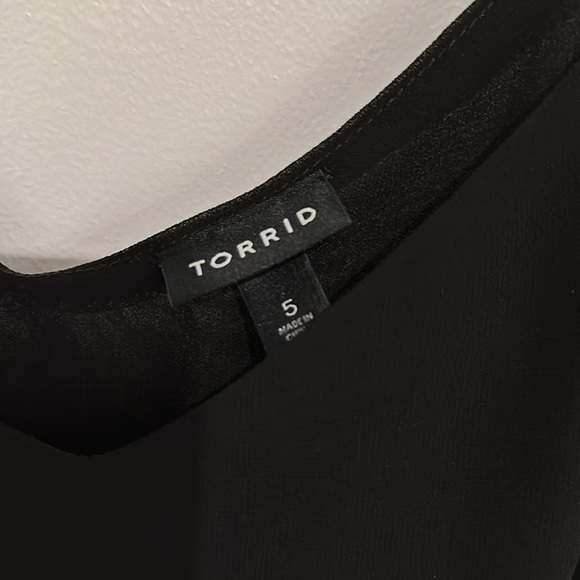 Torrid 5 Plus Black blouse 100 percent polyester - Picture 3 of 5